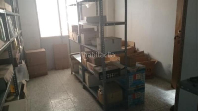 Foto 52cdf474-5dba-41d8-a354-50485ed44275. Local comercial  que dispone de dos plantas. en la planta baja nos encontramos con el local comercial que dispone de su escaparate, en Belmez