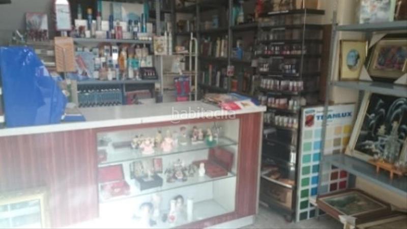 Foto ad4ed9e0-b9f2-48f2-8a6c-37b448fb33f2. Local comercial  que dispone de dos plantas. en la planta baja nos encontramos con el local comercial que dispone de su escaparate, en Belmez