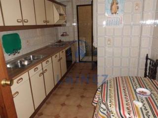 Appartamento in Peñarroya - Pueblonuevo. Piso situado en un 1º y esta compuesto por: 4 dormitorios, 2 bañ