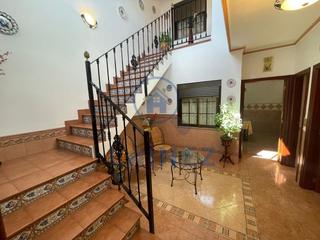 Casa a Villafranca de Córdoba. Excelente local comercial y piso en venta en villafranca de córd