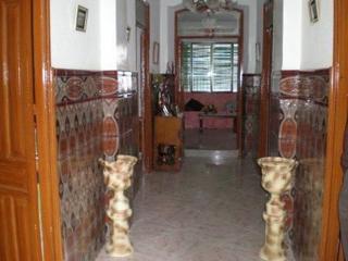 Casa  Calle canalejas. Casa compuesta por 3 dormitorios , salón - comedor , salita , 2