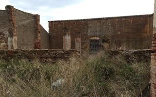 Terrain résidentiel à Valsequillo. Solar/nave, suelo industrial urbano para reformar situada en el