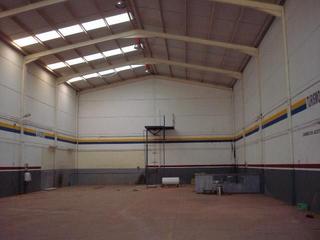 Nau industrial a Hinojosa del Duque. Excelente nave con una superficie total de 540 m2 con el retranq
