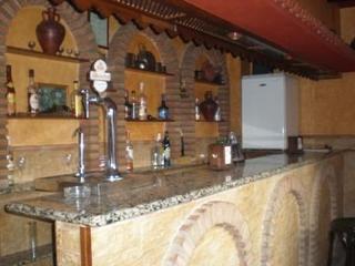 Local commercial à Hinojosa del Duque. Bodeguilla en hinojosa del duque, que dispone de 50 m2 en dos pl