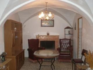 Mas à Fuente Obejuna. Casa compuesta por 3 dormitorios, 1 salón comedor, cocina con ch