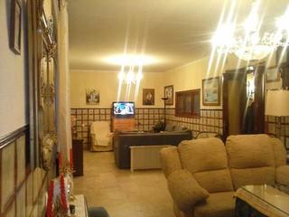 Casa a Peñarroya - Pueblonuevo. Gran casa con una superficie de 206 m2 , en el distrito del cerr