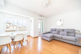 Appartement  Carrer miquel angel riera. Amplio y luminoso piso reformado en la zona de plaza de toros, c