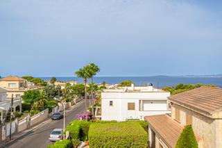 Apartament  Calle churruca. Apartamento reformado con vistas al mar en bahía grande