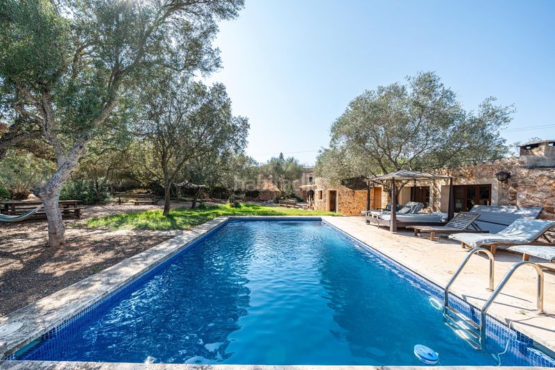 Foto c54dcec5-a2b7-43c3-9229-39edfef6e9d1. Casa aparellada amb calefacció aparcament piscina a Campos