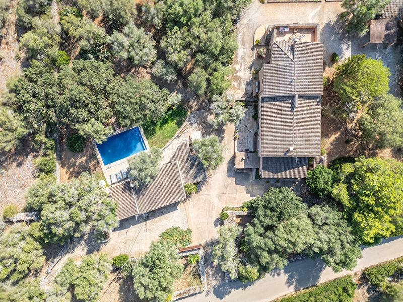 Foto f9545f44-fdef-46b6-ac02-8f65165193a1. Casa aparellada amb calefacció aparcament piscina a Campos