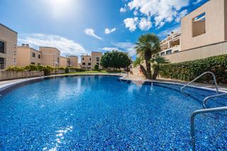 Apartamento  Carrer de son sampol. Excelente y luminoso piso a la venta en el pueblo de andratx
