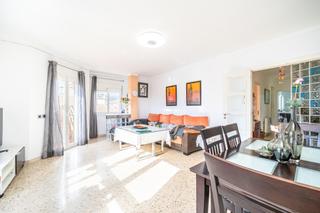 Etagenwohnung in Centro. Cuarto piso sin ascensor reformado con balcones, trastero y much