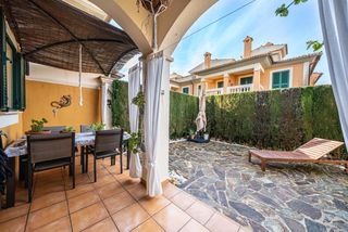 Casa aparellada  Passeig penya segat. Chalet pareado semireformado en tolleric con 2 plazas de parking