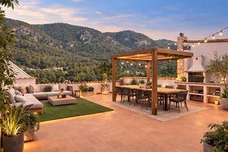Casa adosada  Barrio barri son juvera, 27, 07150 andratx, illes balears. Casa adosada con gran terraza y vistas a la montaña en sa coma