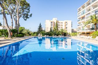 Apartment  Carrer carrer puig teide. Apartamento a 100 metros del mar en palmanova  residencial con p