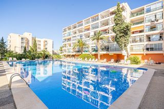 Appartement  Carrer carrer puig teide. Apartamento a 100 metros del mar en palmanova  residencial con p