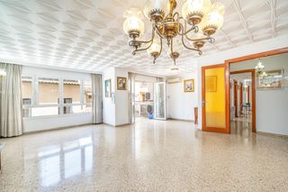 Planta baixa a Son Espanyolet. Amplio primer piso esquinero en son espanyolet con gran potencia