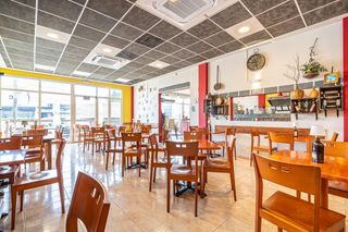 Traspàs Local Comercial a Campos poble. Traspaso de pizzería en campos. ubicación céntrica y negocio tot