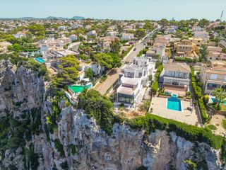 Chalet  Carrer carrer churruca. Impresionante villa en primera línea sobre el acantilado de bahí