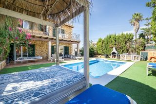 Casa bifamiliare  Calle magallanes. Chalet pareado en bahia grande con piscina