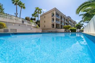 Penthouse in La Bonanova. Atico con ascensor, parking y piscina comunitaria en bonanova