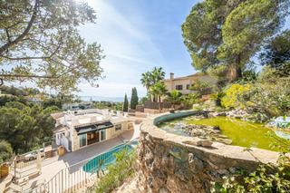 Casa  Carrer sant andreu. Casa independiente, piscina, parking y vistas al mar en costa de
