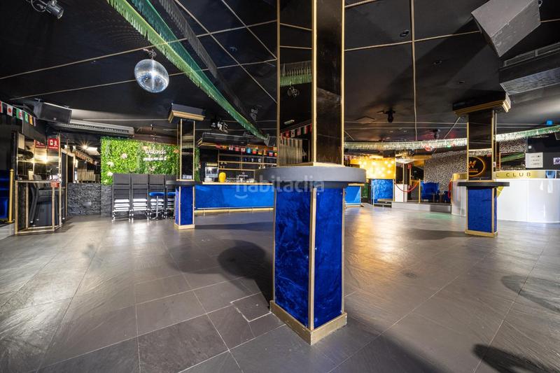 Foto 3e1b7d76-2c18-4d57-aa23-a002f9f00eea. Alquiler local comercial se traspasa discoteca en pleno funcionamiento en Magaluf en Calvià