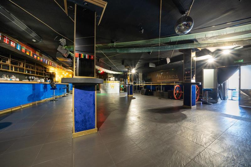 Foto 44ebda89-7604-4149-a561-b7149dc75abc. Alquiler local comercial se traspasa discoteca en pleno funcionamiento en Magaluf en Calvià