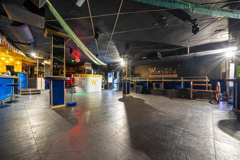 Foto b47a474e-25e3-4f03-8cd2-4695d60343a2. Alquiler local comercial se traspasa discoteca en pleno funcionamiento en Magaluf en Calvià