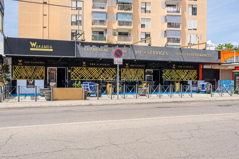 Foto 130bfc1b-0ae6-43a2-a7d5-813263f16335. Location local commercial dans Magaluf Calvià