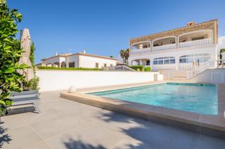 Rent Chalet  Carrer mart. Espectacular chalet en badia blava alquiler temporal