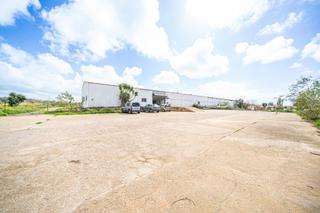 Fabrikhalle  Ses barraques. Terreno con nave, vivienda y oficinas