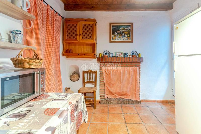 Foto 8a76edd4-87d3-40e8-aec1-a469daa869e8. Casa pareada casa en venta en los guajares en Guájares (Los)