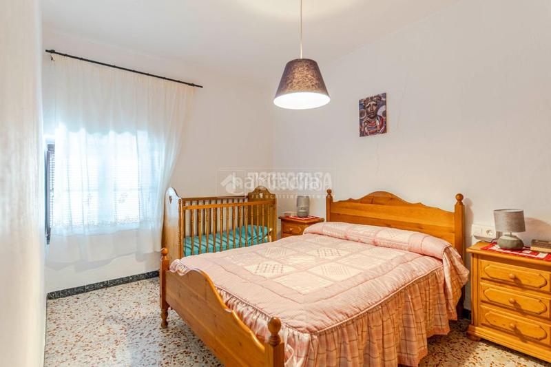 Foto 961d2d99-51d4-4101-bb00-d00515784cf3. Casa pareada casa en venta en los guajares en Guájares (Los)