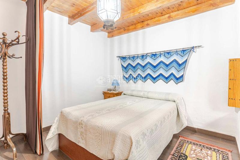 Foto e0f80055-51dd-4099-95e4-ec8afdce7494. Casa pareada casa en venta en los guajares en Guájares (Los)