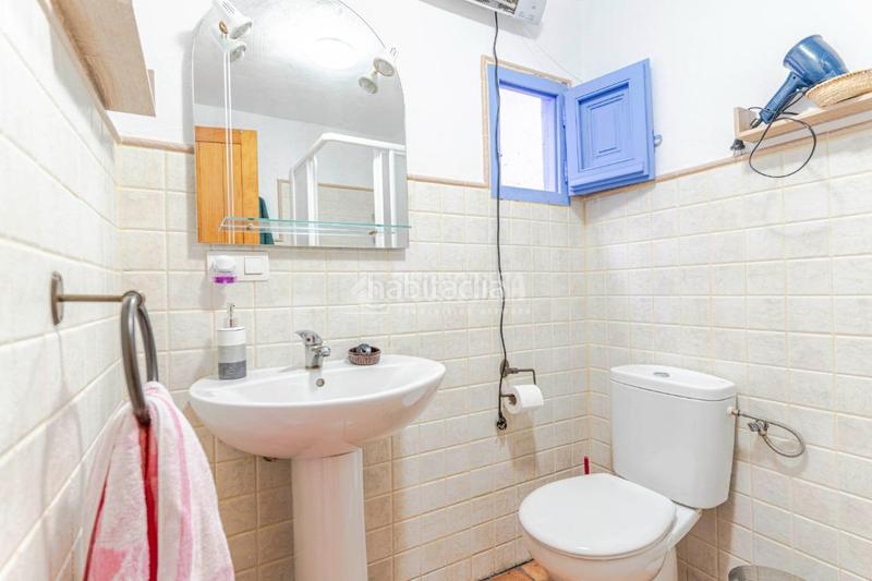Foto f717ee59-50f8-401f-a6d2-49d2170d8f90. Casa pareada casa en venta en los guajares en Guájares (Los)