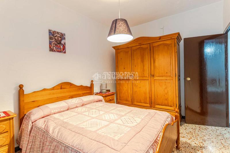 Foto fe5f31c9-d243-4fb9-842c-bc55a2aeca5a. Casa pareada casa en venta en los guajares en Guájares (Los)