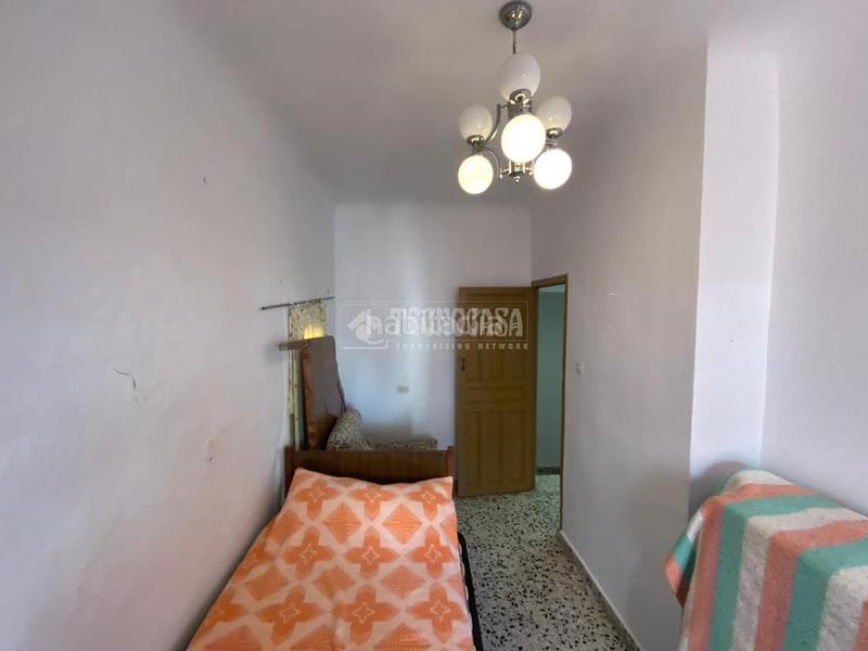 Foto 4195a1d8-ac93-403d-bf79-ee4a74acb508. Casa aparellada a Lanjarón