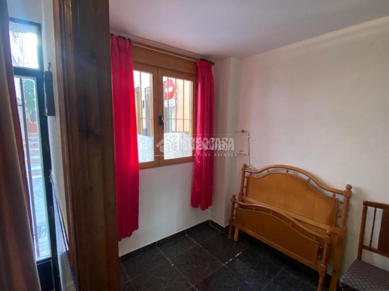 Foto 975c5d5d-c0ba-4db0-88e0-56723512f930. Casa aparellada a Lanjarón