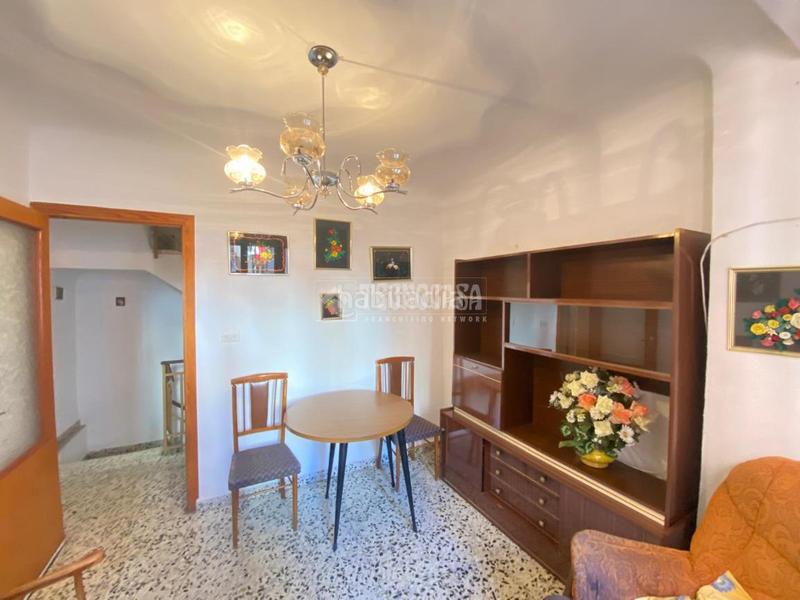 Foto c33aa437-3d68-4e94-be26-7ca68886452c. Casa aparellada a Lanjarón