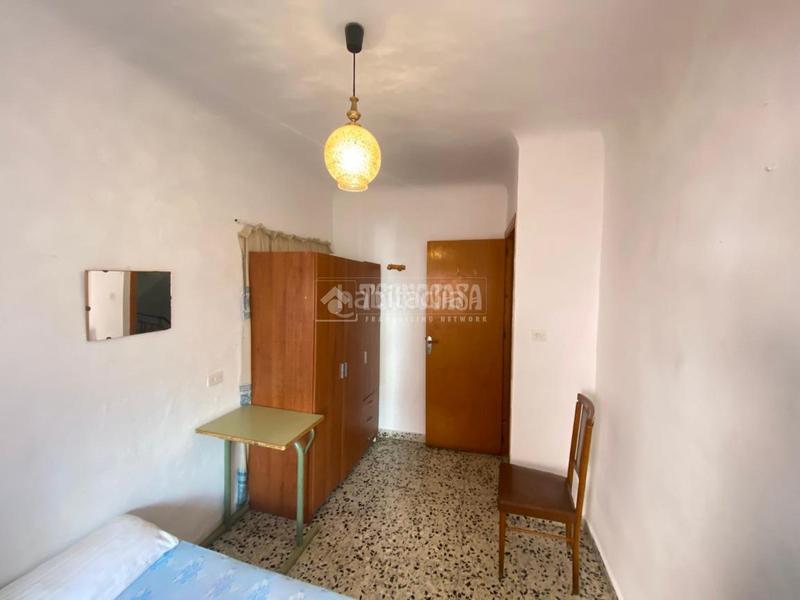 Foto c8929b16-bf6e-49b8-8cc2-3d377183b775. Casa aparellada a Lanjarón