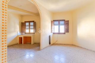 Maison jumelée à Lanjarón. Casa en venta en lanjarón