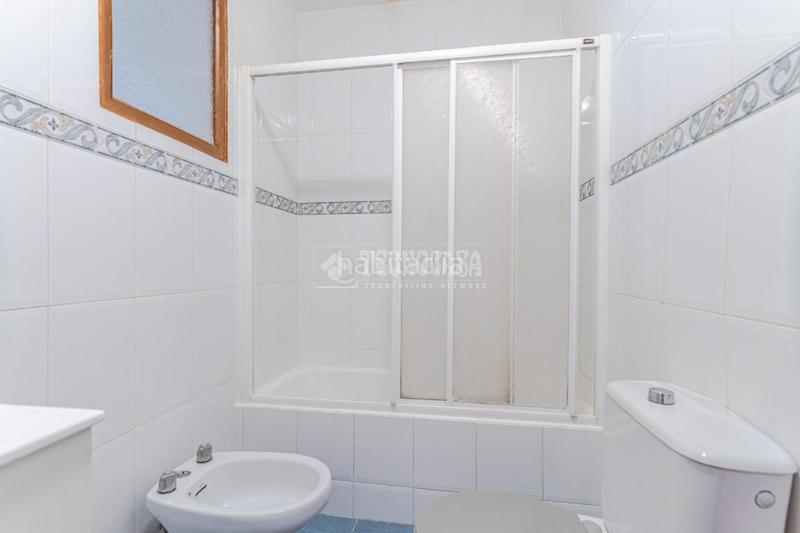 Foto 1a2f6a2d-a1d2-47e6-9b13-a77a771d2e86. Casa pareada casa en venta en Motril ciudad Motril