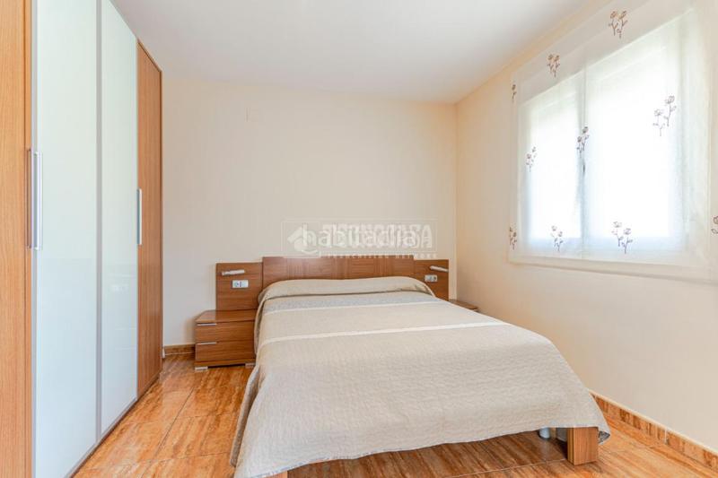 Foto 362d6e59-2378-4248-b02f-1f9c7e8b2a1d. Casa pareada casa en venta en Órgiva