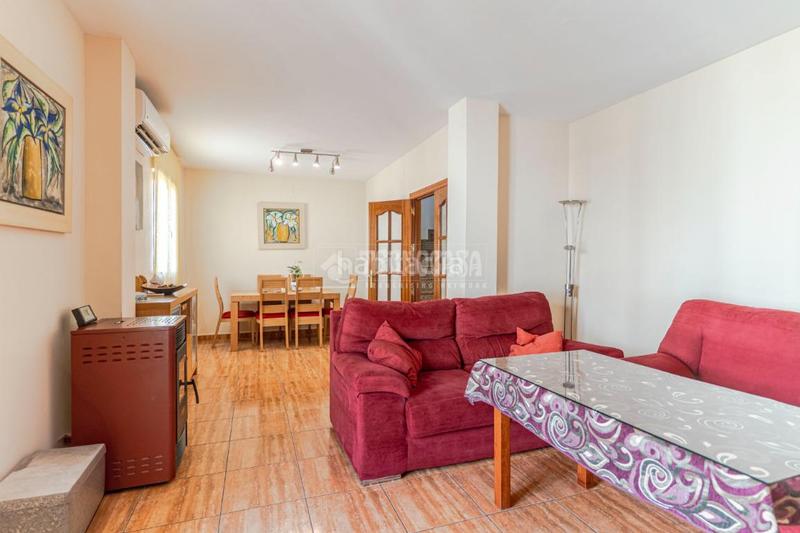 Foto ae9a6da8-0e25-4f6f-b0ac-b30c6e26c83f. Casa pareada casa en venta en Órgiva