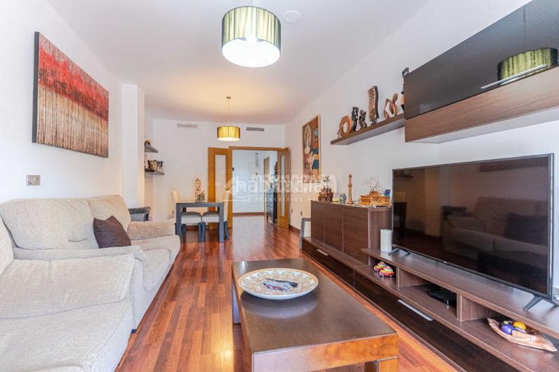 Foto 6b82a11a-fe3d-4798-a888-a8611c2fa3d1. Piso  en venta en Motril ciudad Motril