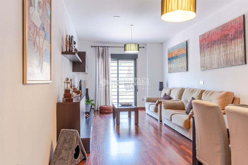 Foto 74c23c43-e7d5-408f-b4a7-b4930cfee5c0. Piso  en venta en Motril ciudad Motril