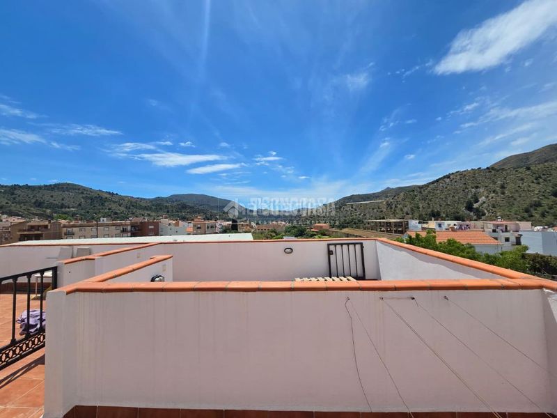 Foto d747aafc-5cee-4258-ae33-679d00de0022. Pis amb aparcament piscina a Vélez de Benaudalla
