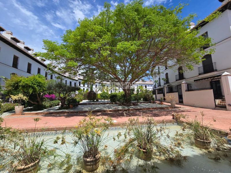 Foto f11d6d1c-c648-40b8-9167-c081ff2d1d35. Pis amb aparcament piscina a Vélez de Benaudalla