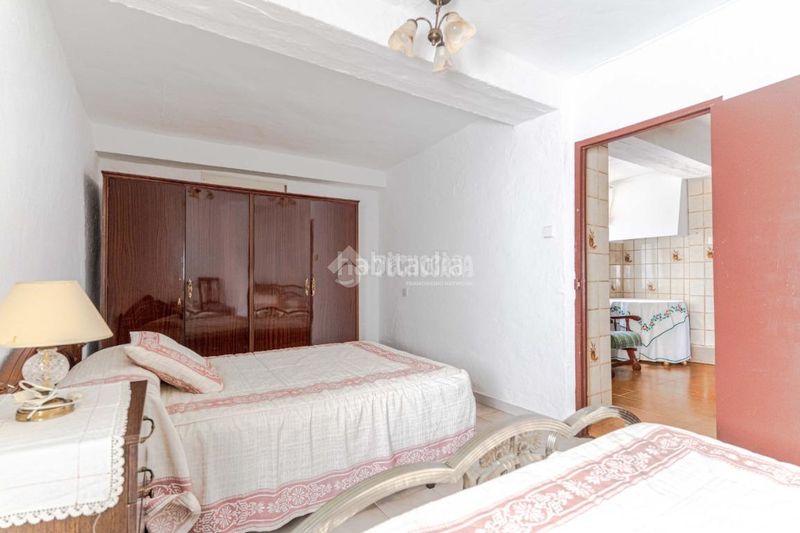 Foto 0ce673fc-8f89-4676-94d6-6b8ede6b3ccd. Casa aparellada a Guájares (Los)